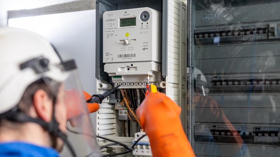 Le dernier groupe de propriétaires de panneaux solaires reçoit des compteurs numériques