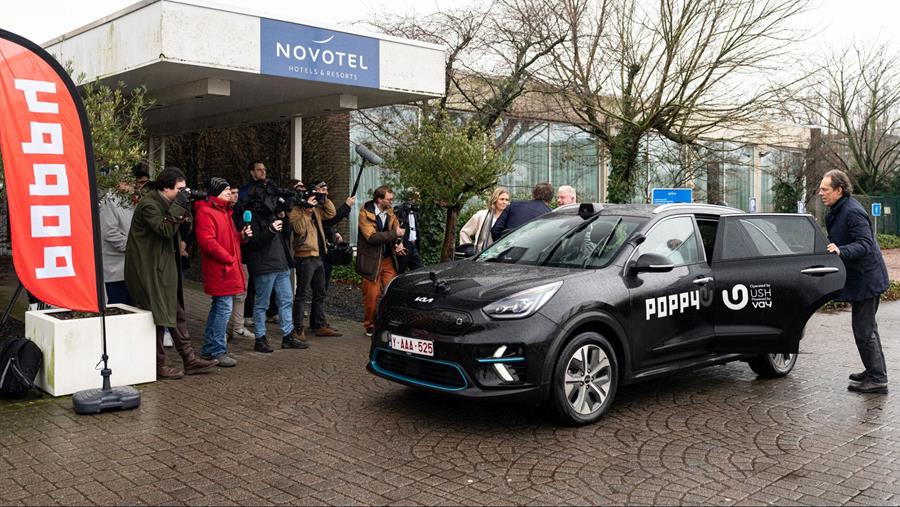 Lancement des premières voitures de location à conduite à distance au Port d’Anvers-Bruges