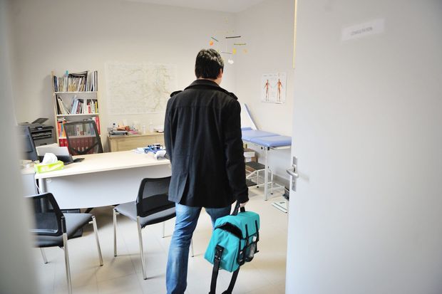 Maisons médicales : "À travail égal, salaire égal"