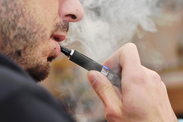 La moitié des vendeurs de cigarettes électroniques enfreignent les règles