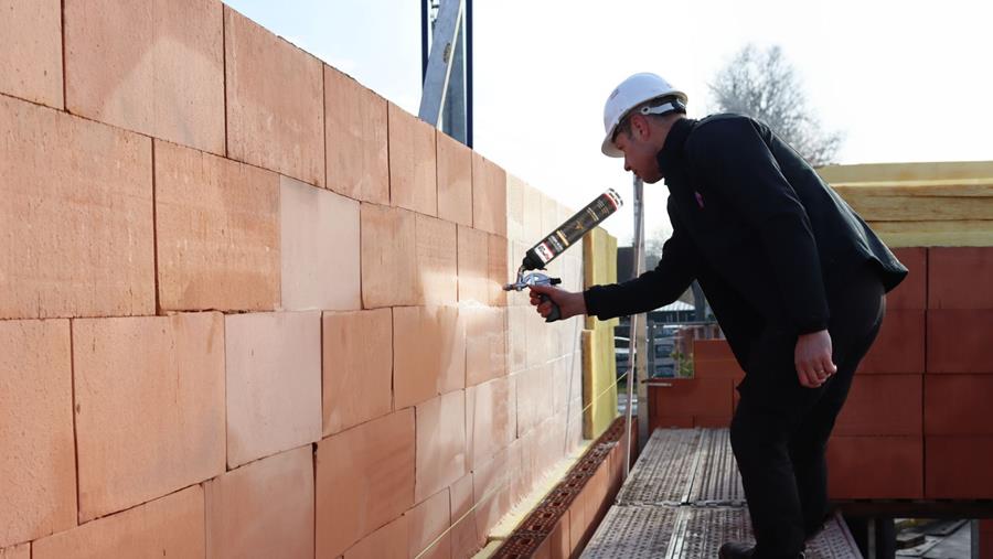 Start2Spray Click&Fix luidt nieuw tijdperk in voor contactlijmen