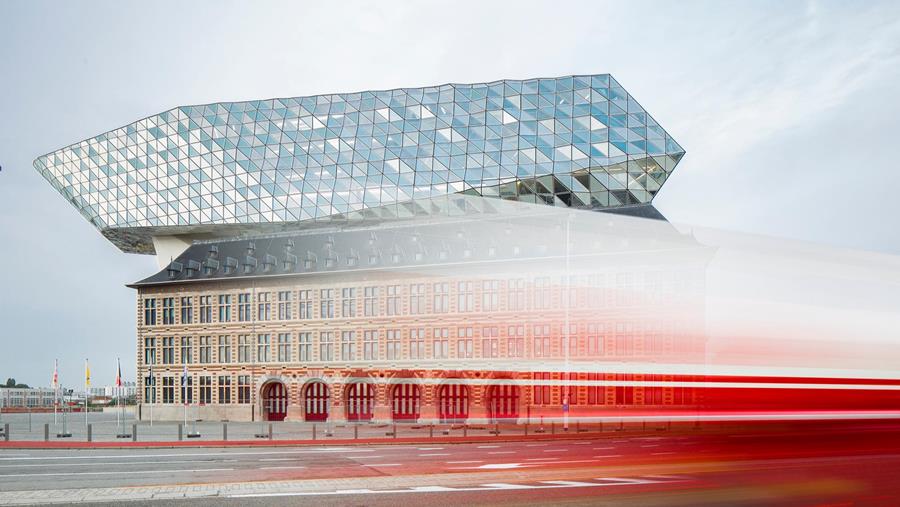 Zelfverdichtend zichtbeton en duurzame vloeren in het Havenhuis