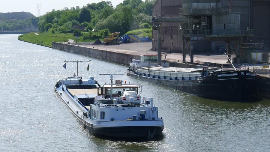 400.000 ton granulaten vervoerd via de binnenvaart