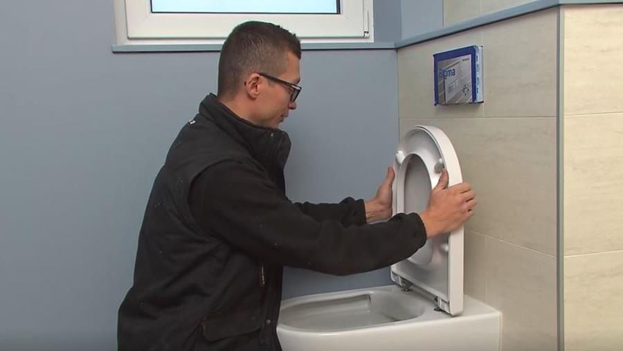 Hoe plaats je zelf een inbouwtoilet?